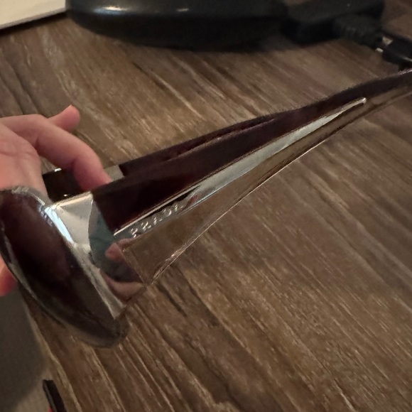 Men’s Prada sunglasses- missed one nose pad (replaceable) - Picture 3 of 8